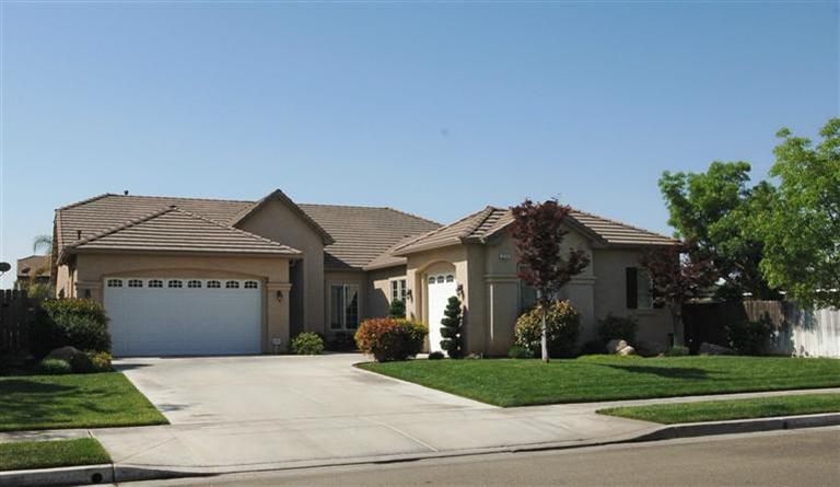 374 W Escalon Ave, Clovis, CA 93612 photo 1