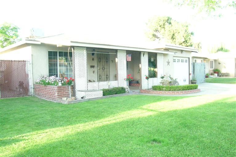 411 Beverly Dr, Clovis, CA 93612 photo 1