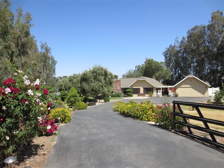 16639 Monreal Rd, Madera, CA 93636 photo 1