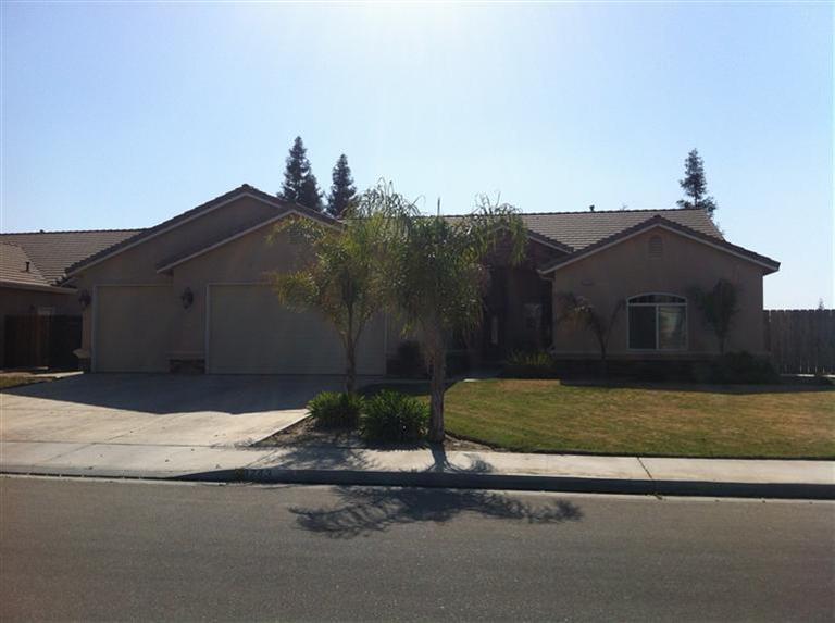 3743 Olive St, Selma, CA 93662 photo 1