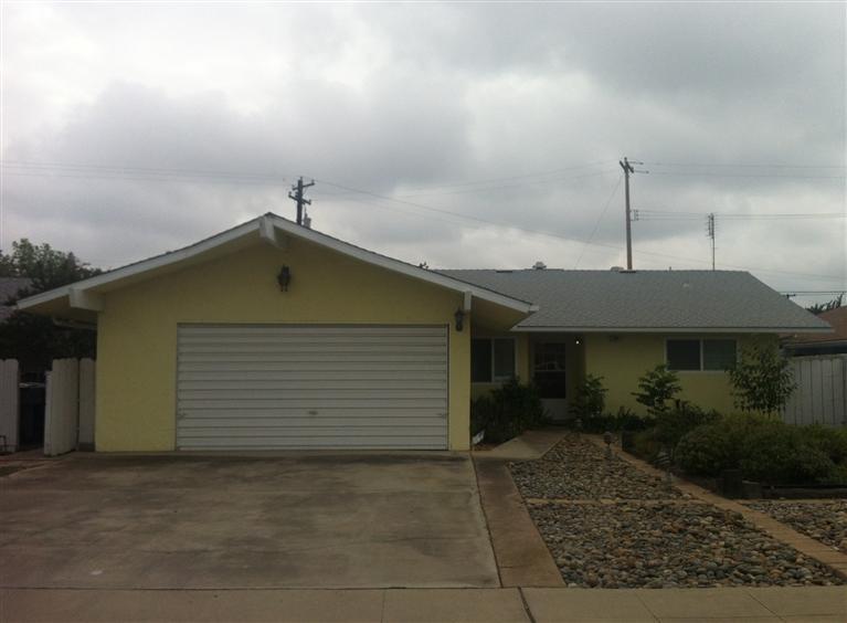 220 Poppy Ln, Clovis, CA 93612 photo 1