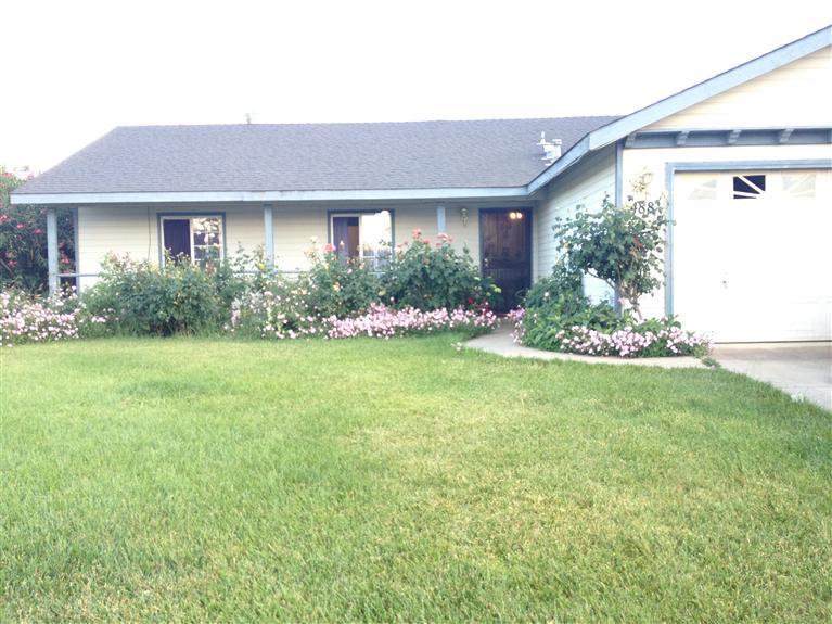 488 Sue Ave, Dinuba, CA 93618 photo 1