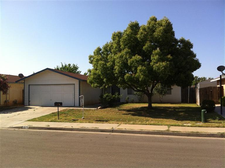 879 Florence Ave, Sanger, CA 93657 photo 1