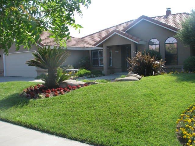 335 S Acacia Dr, Lemoore, CA 93245 photo 1