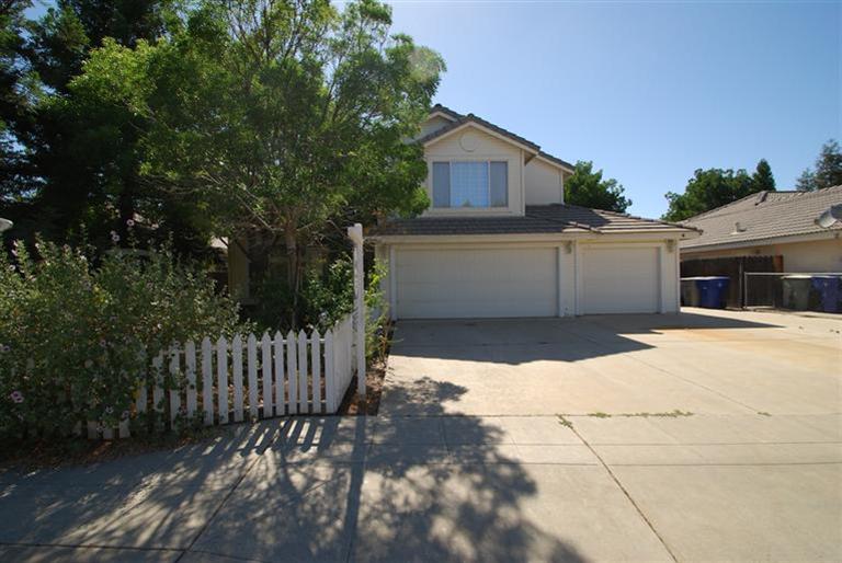 948 N Ash Ave, Clovis, CA 93611 photo 1