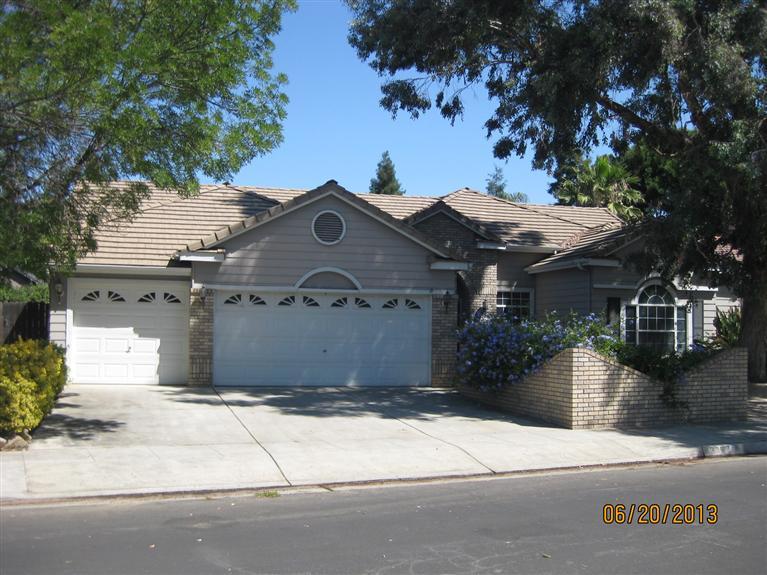 2357 Goshen Ave, Clovis, CA 93611 photo 1