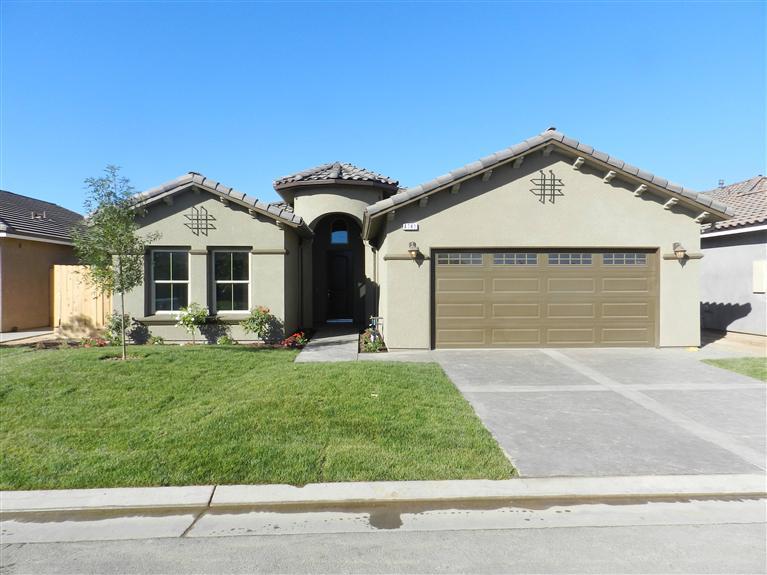 1203 Toschi Dr, Madera, CA 93637 photo 1