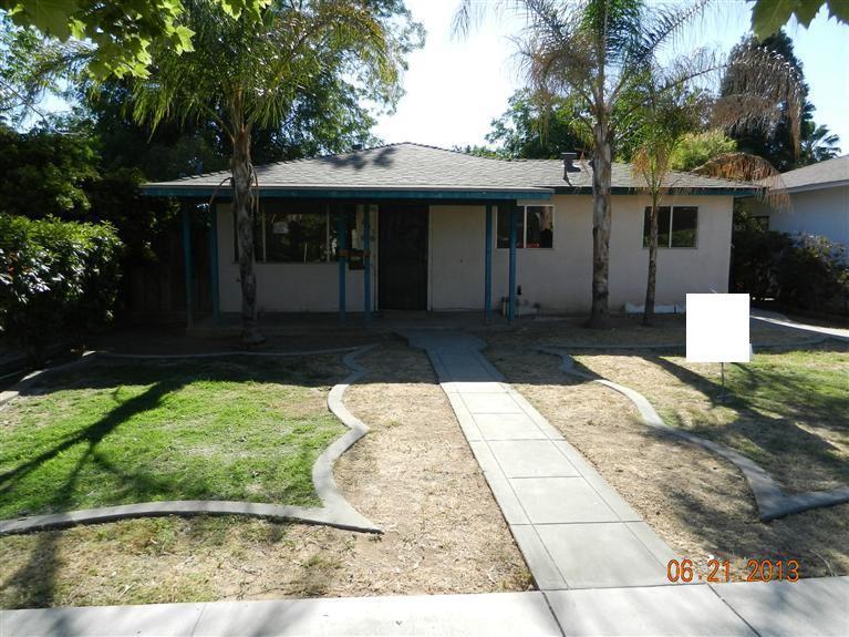 835 De Witt Ave, Sanger, CA 93657 photo 1