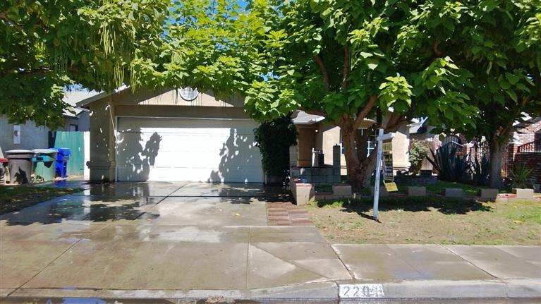 220 Orit Ave, Parlier, CA 93648 photo 1