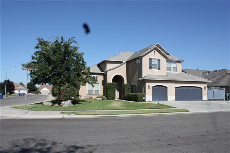 468 Carson Ave, Clovis, CA 93611 photo 1