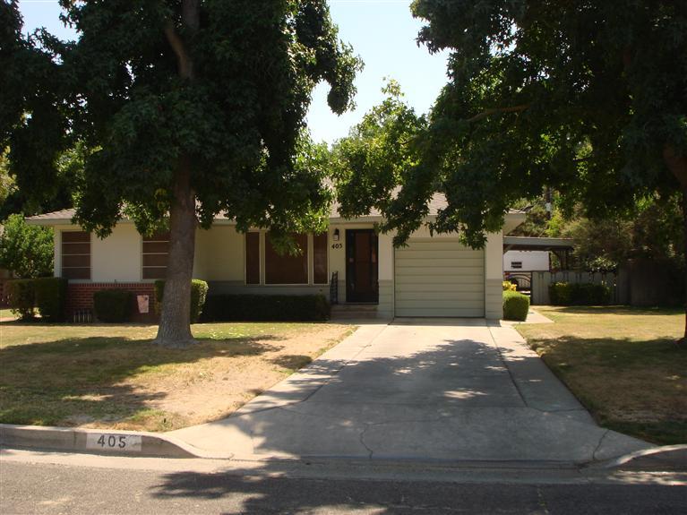 405 Willis Ave, Madera, CA 93637 photo 1