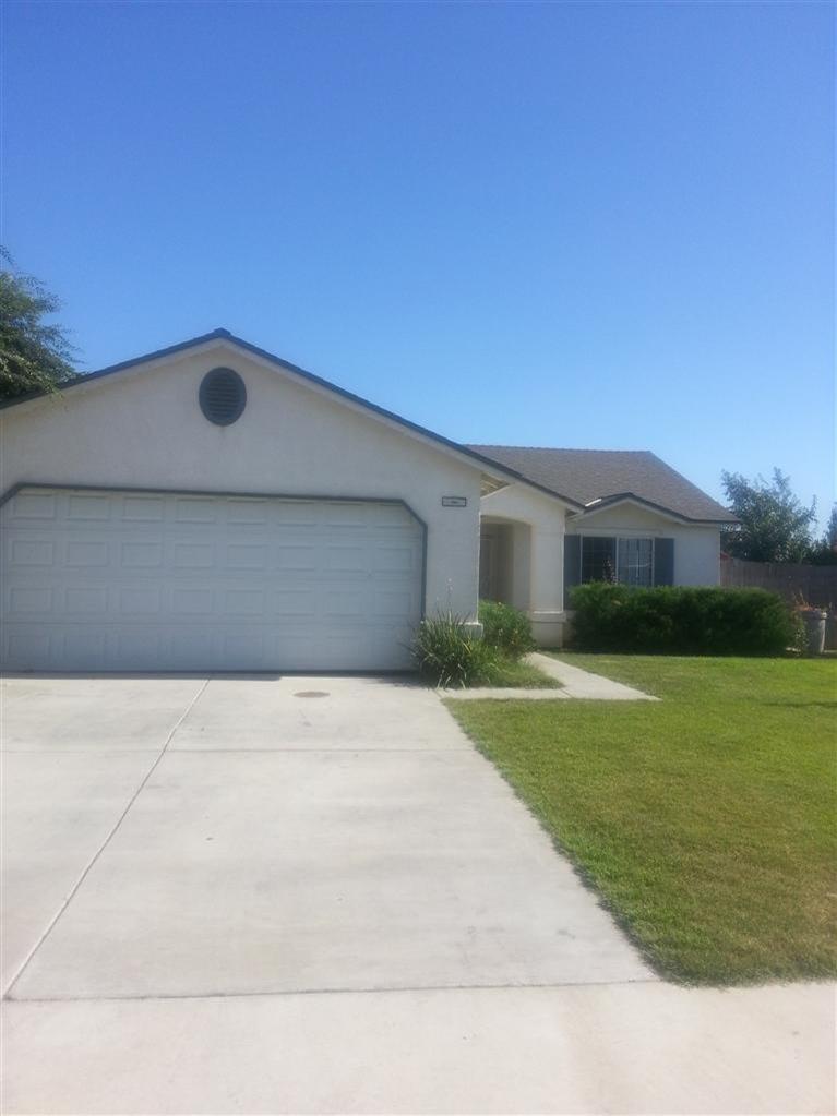2813 Pine St, Selma, CA 93662 photo 1
