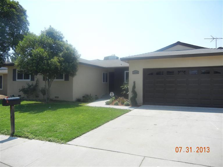 1748 Barstow Ave, Clovis, CA 93611 photo 1