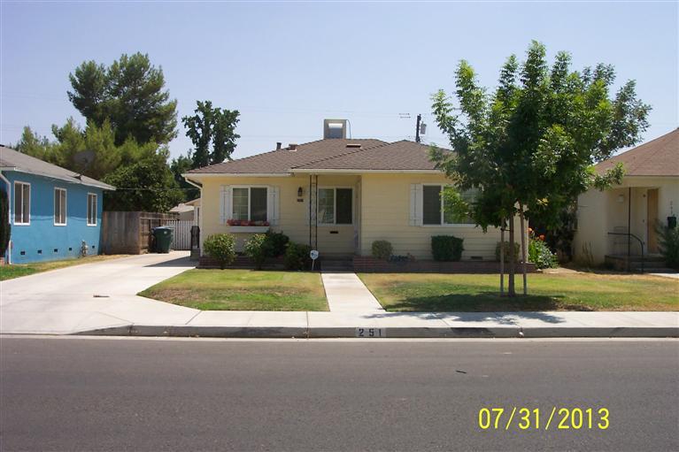 251 E Linden Ave, Reedley, CA 93654 photo 1