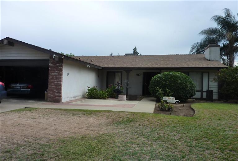 2409 Vine St, Sanger, CA 93657 photo 1