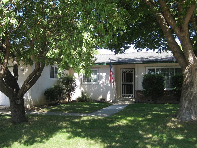 2395 Fordham Ave, Clovis, CA 93611 photo 1