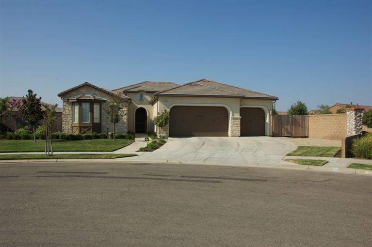 3324 Mitchell Ave, Clovis, CA 93619 photo 1