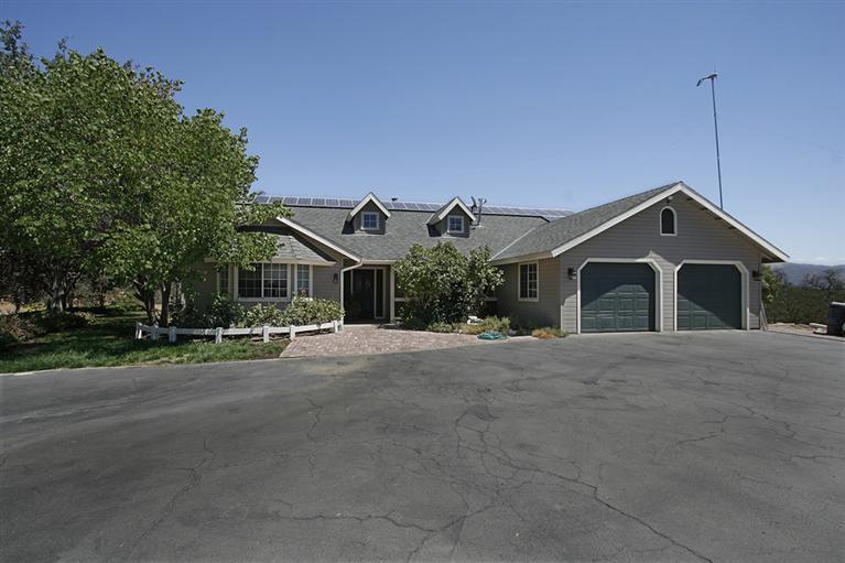 14807 Buggy Whip Ln, Prather, CA 93651 photo 1