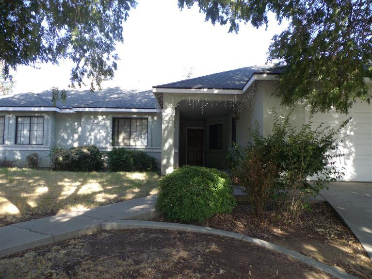 2976 Northhill St, Selma, CA 93662 photo 1