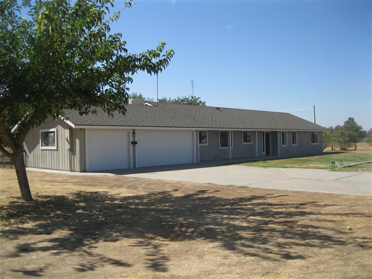 16926 Avellar Dr, Madera, CA 93638 photo 1