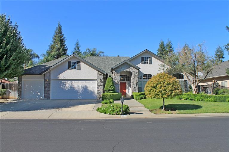 559 W Decatur Ave, Clovis, CA 93611 photo 1