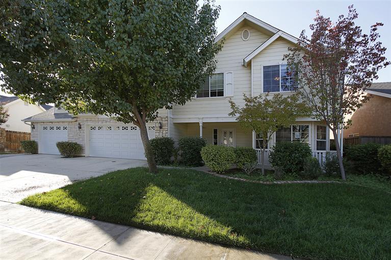 204 Serena Ave, Clovis, CA 93619 photo 1