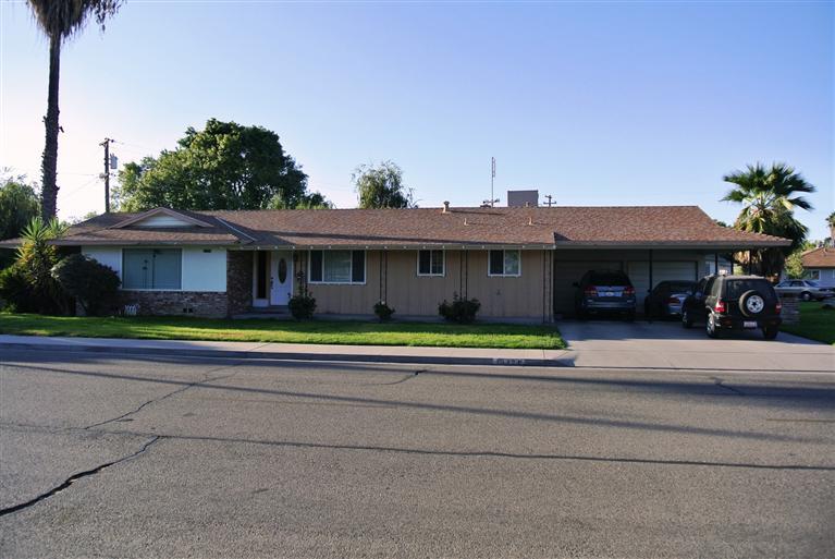 15424 W C St, Kerman, CA 93630 photo 1