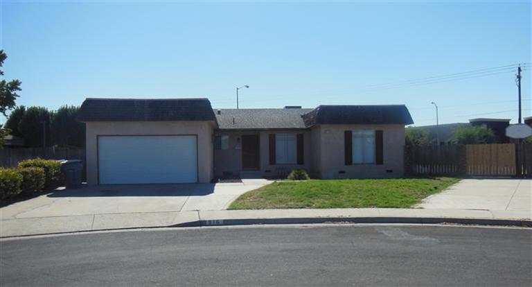 916 W Antonio Dr, Clovis, CA 93612 photo 1