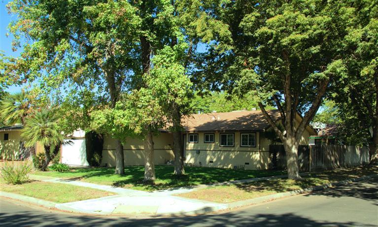 2985 E Ashcroft Ave, Fresno, CA 93726 photo 1