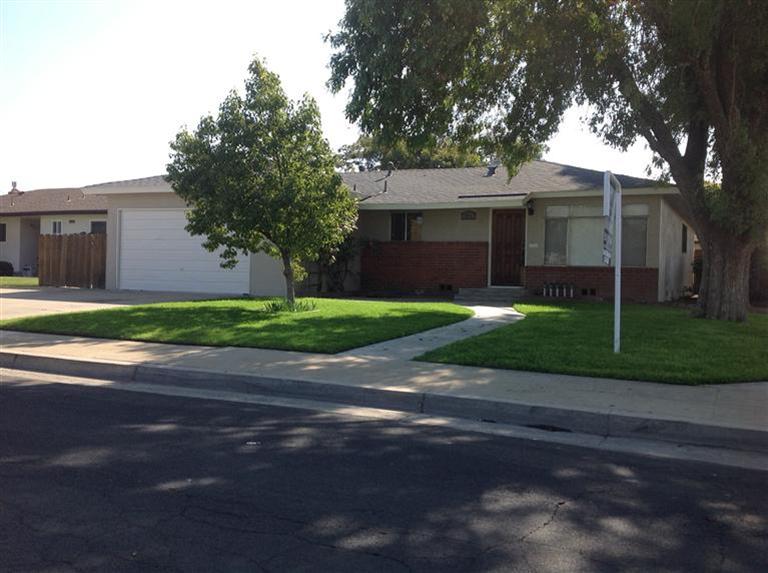 648 W San Jose Ave, Clovis, CA 93612 photo 1