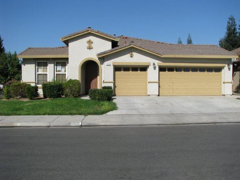 1058 N Perry Ave, Clovis, CA 93611 photo 1