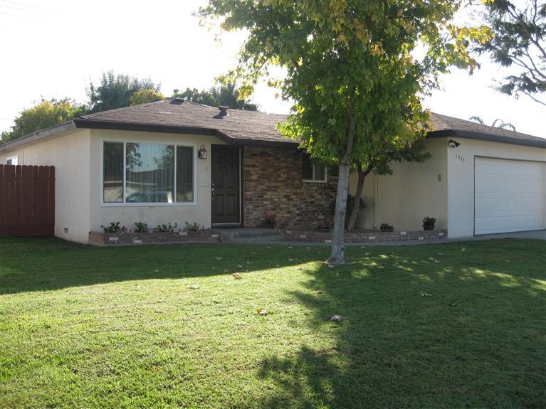 1335 Peach Ave, Clovis, CA 93612 photo 1