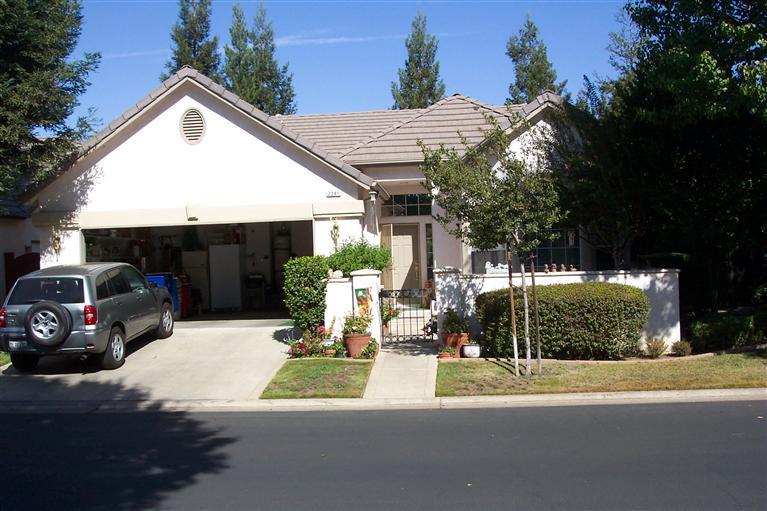 2241 Dawson Cove Ln, Clovis, CA 93611 photo 1