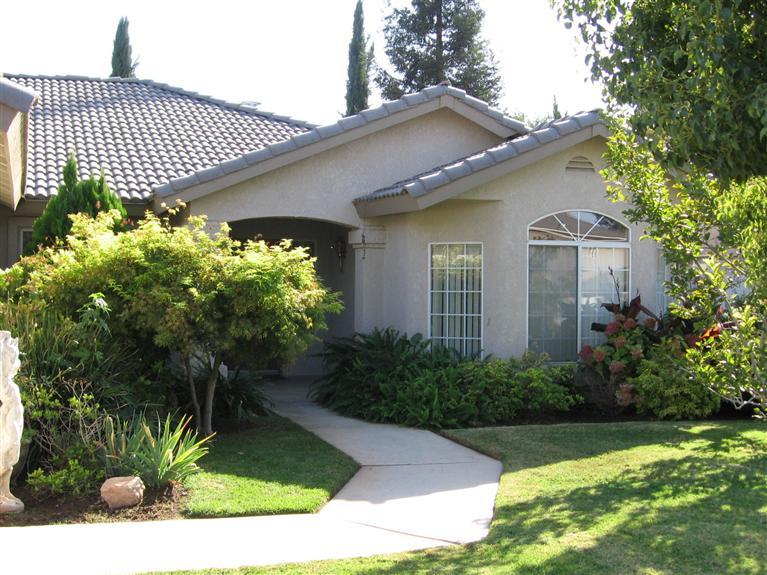 378 W Gibson Ave, Clovis, CA 93612 photo 1