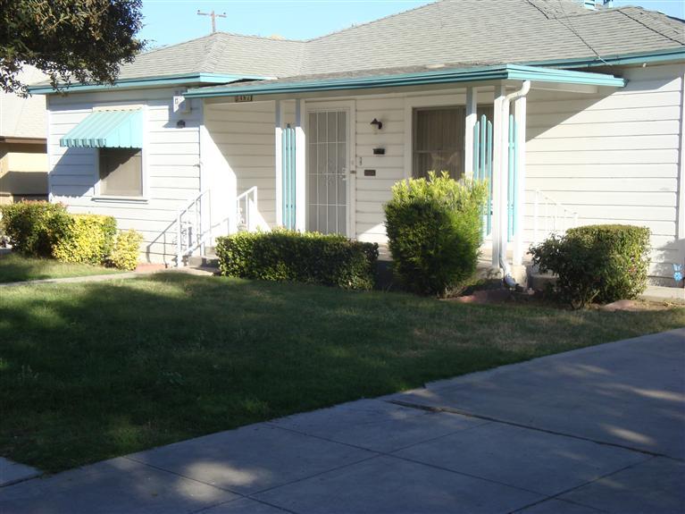 3487 E Hedges Ave, Fresno, CA 93703 photo 1