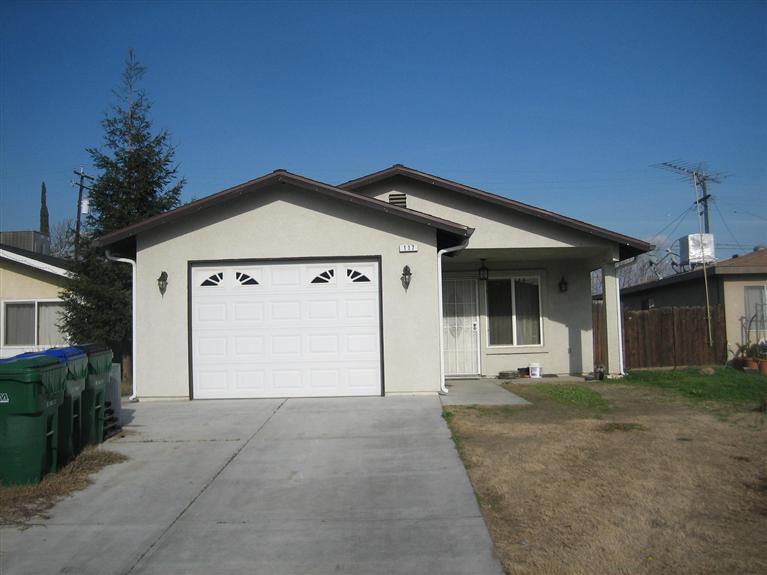 117 S 10th St, Fowler, CA 93625 photo 1