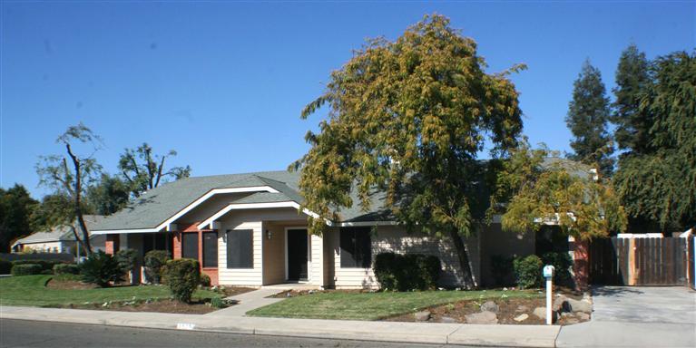 1925 Richert Ave, Clovis, CA 93611 photo 1