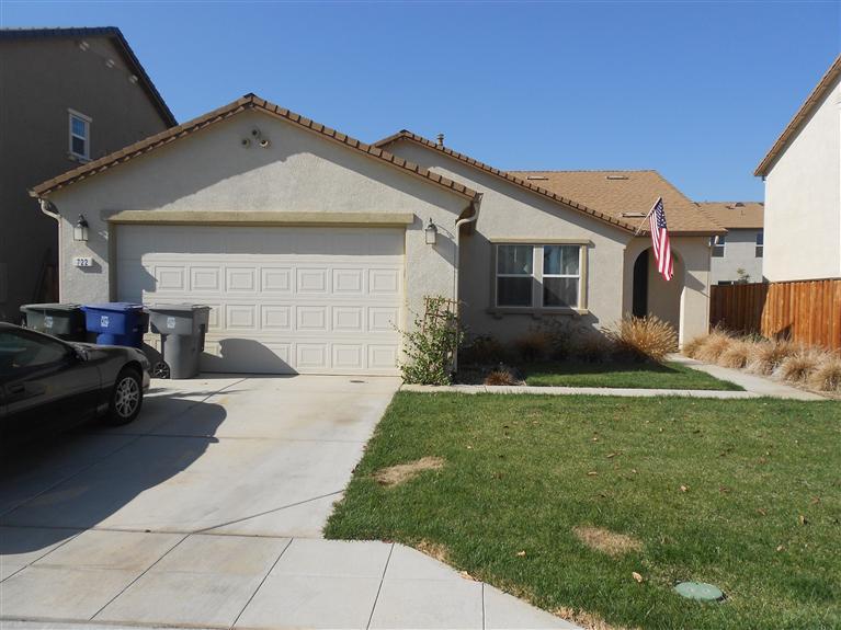 722 Hacienda St, Madera, CA 93638 photo 1
