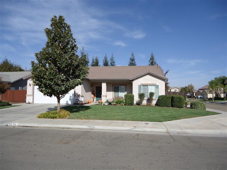 2414 E Floyd Ct, Fowler, CA 93625 photo 1