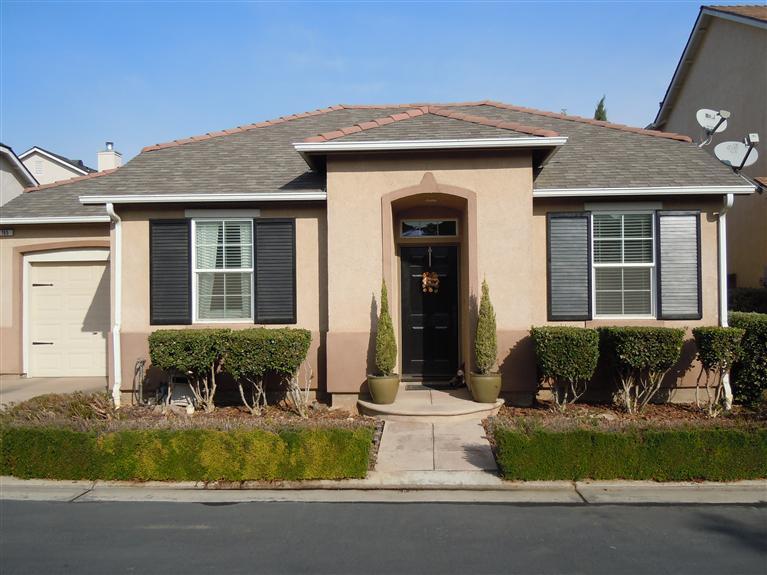 765 W Brittany Ln, Clovis, CA 93619 photo 1