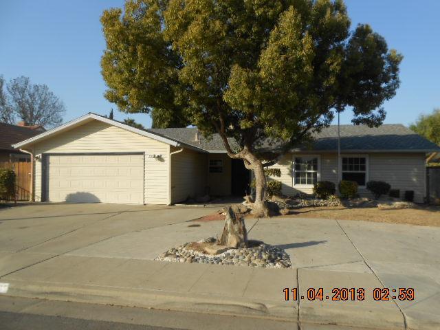 1535 Barstow Ave, Clovis, CA 93611 photo 1