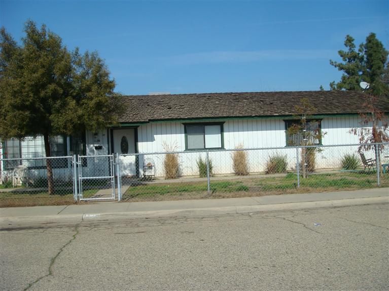 1120 4th St, Sanger, CA 93657 photo 1