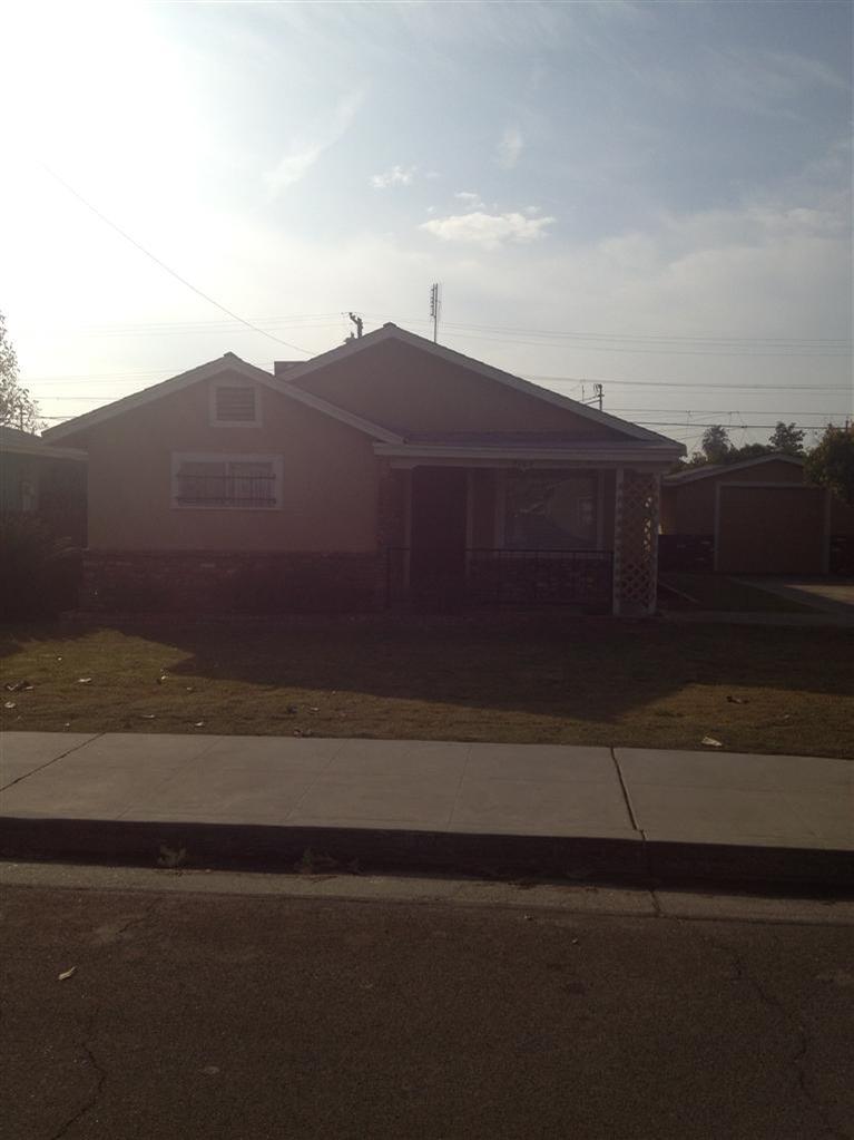 2167 Knowles St, Selma, CA 93662 photo 1