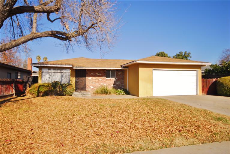 467 W Keats Ave, Clovis, CA 93612 photo 1