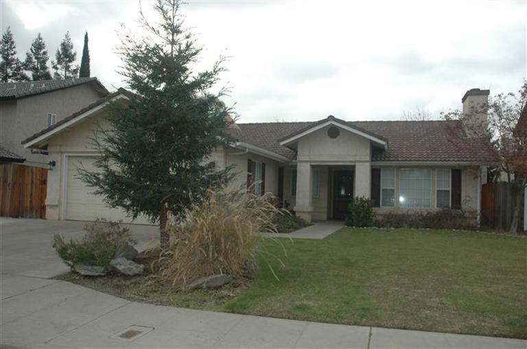 150 N Amber Ave, Clovis, CA 93611 photo 1