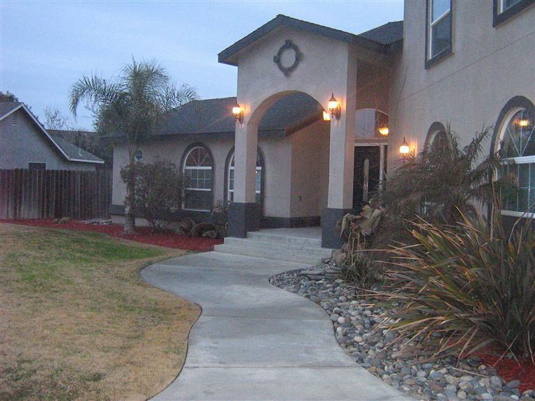 520 Westgate Pl, Lemoore, CA 93245 photo 1