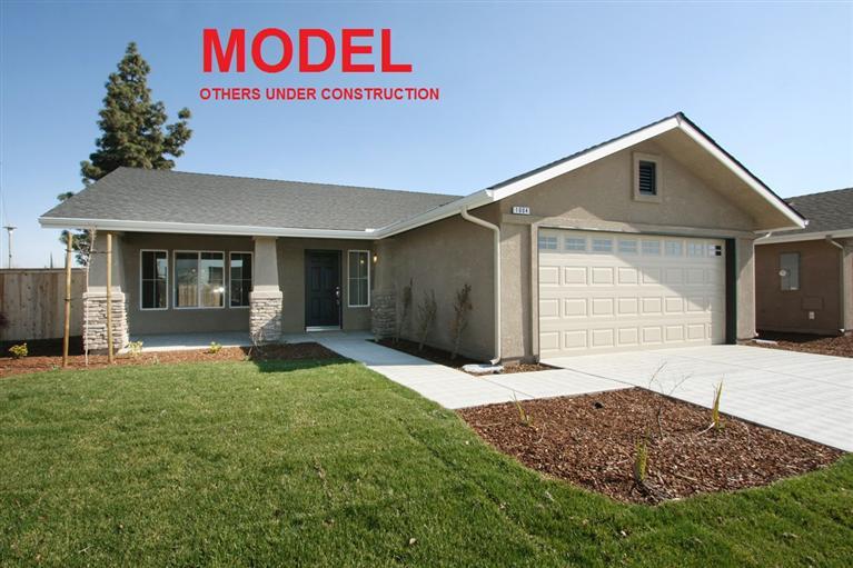 1026 J St, Sanger, CA 93657 photo 1