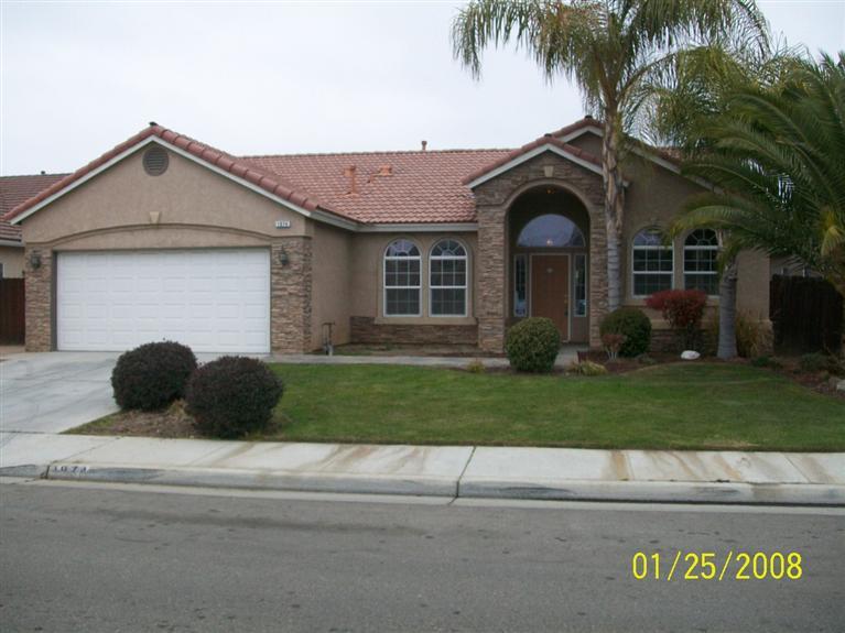 1974 Tamarack Ave, Sanger, CA 93657 photo 1
