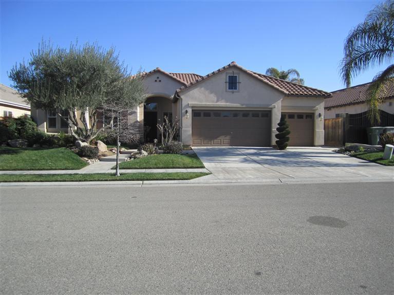 1851 N Hornet Ave, Clovis, CA 93619 photo 1