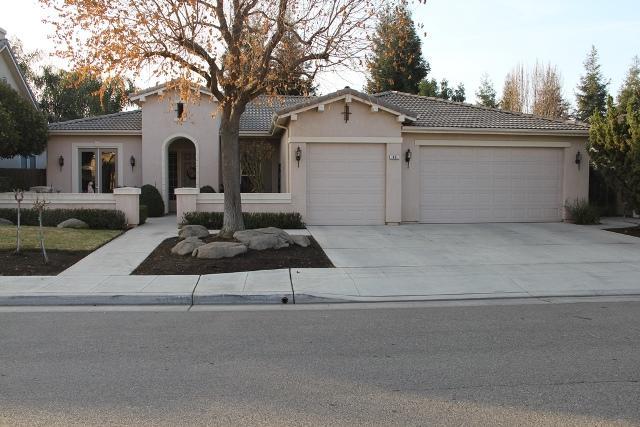40 W Bedford Ave, Clovis, CA 93611 photo 1